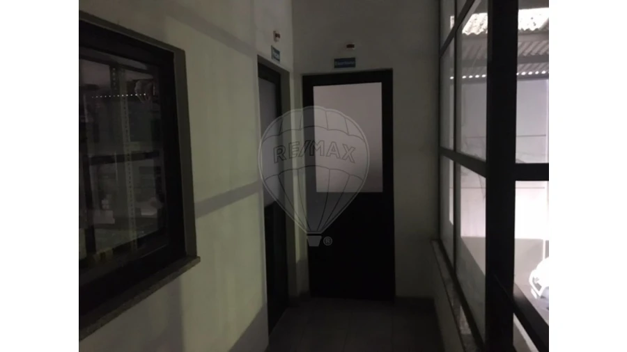 Armazém para Venda em Silvalde Foto 15