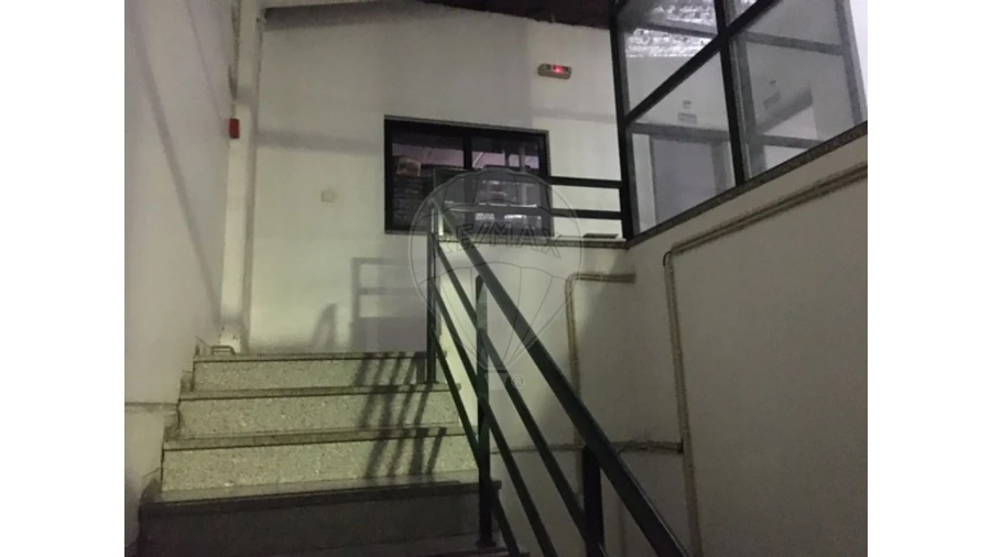 Armazém para Venda em Silvalde Foto 6