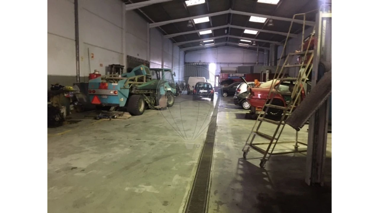 Armazém para Venda em Silvalde Foto 23