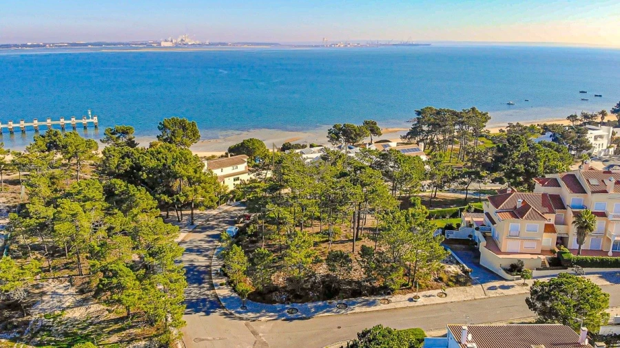 Moradia T4 para Venda em Sado Foto 5