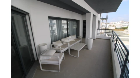 Apartamento T4 para Venda em Quelfes