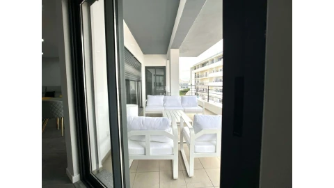 Apartamento T4 para Venda em Quelfes