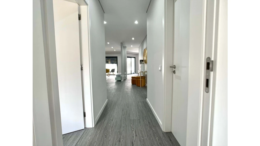 Apartamento T4 para Venda em Quelfes Foto 20