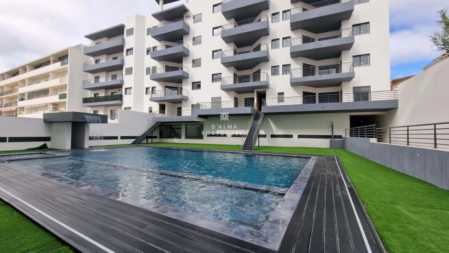 Apartamento T4 para Venda em Quelfes Foto 34