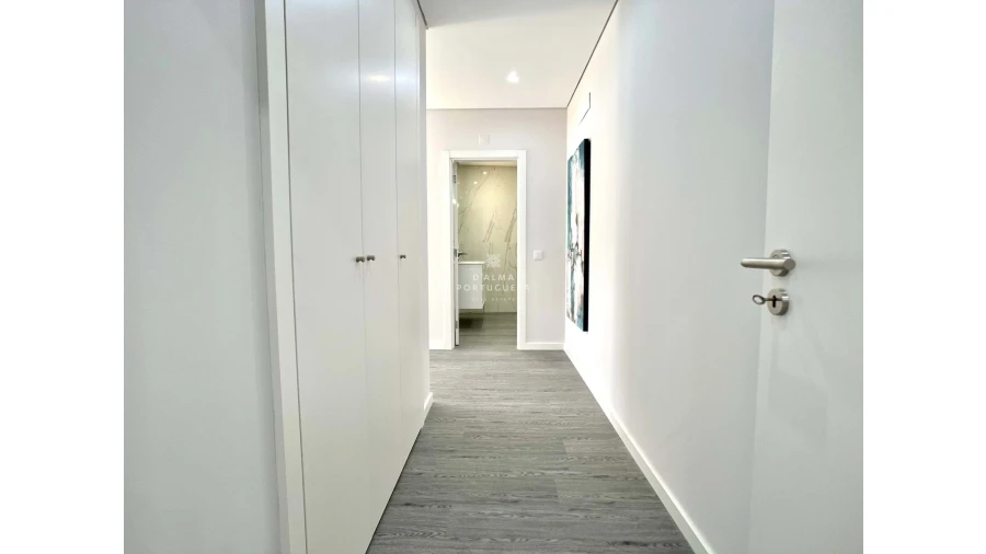 Apartamento T4 para Venda em Quelfes Foto 13