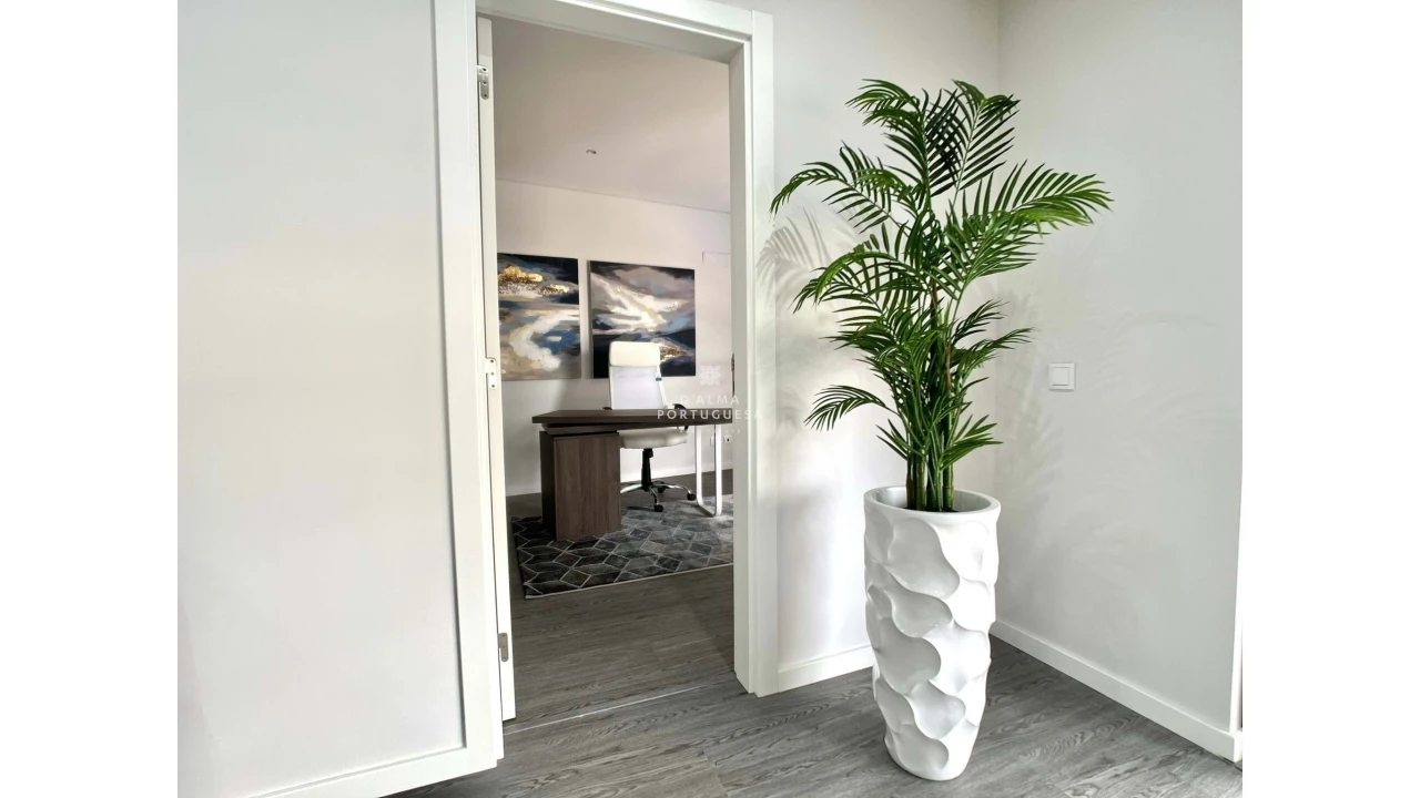 Apartamento T4 para Venda em Quelfes Foto 10