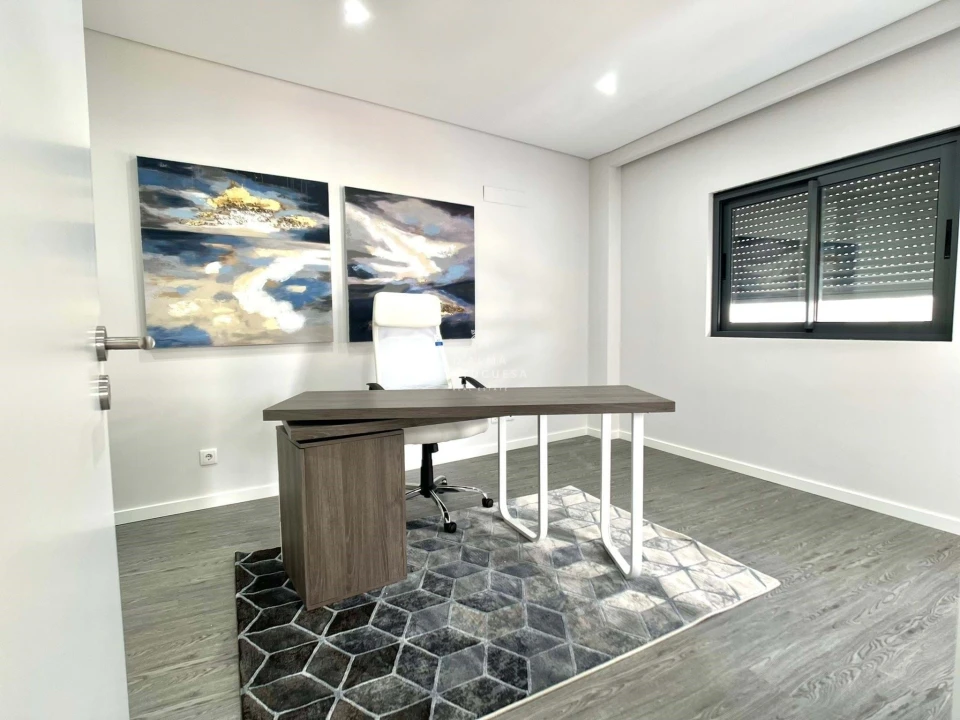 Apartamento T3 para Venda em Quelfes Foto 14