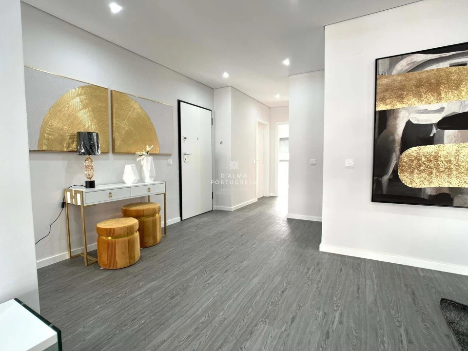 Apartamento T3 para Venda em Quelfes Foto 6
