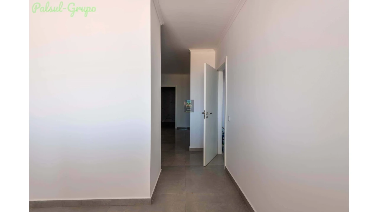 Moradia T3 para Venda em Lagos (São Sebastião e Santa Maria) Foto 31