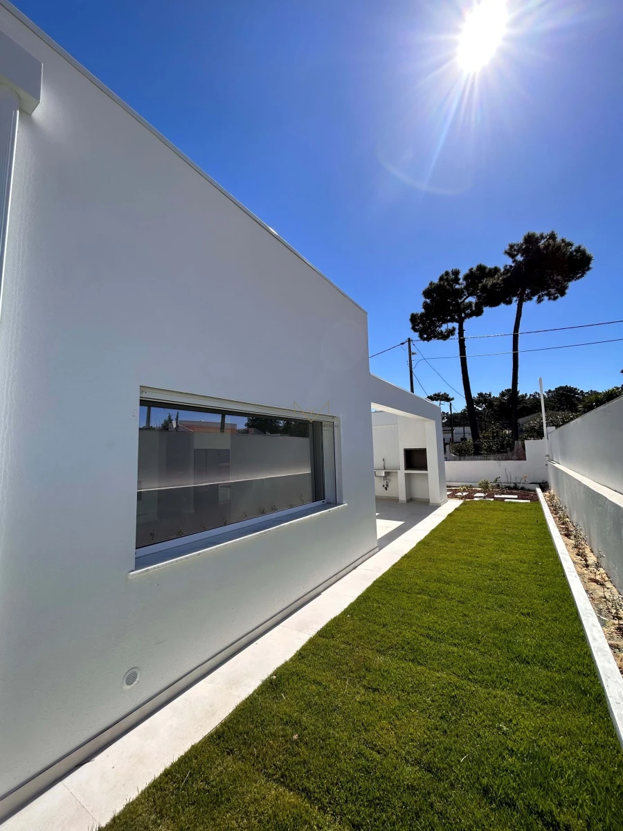 Moradia T4 para Venda em Charneca de Caparica e Sobreda Foto 33