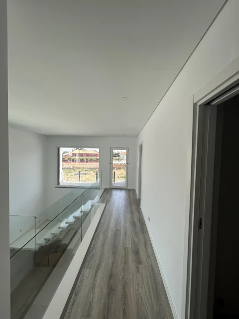 Moradia T4 para Venda em Charneca de Caparica e Sobreda