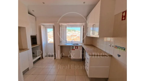 Apartamento T1 para Arrendamento em Misericórdia