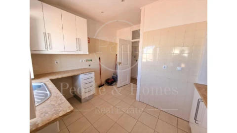 Apartamento T1 para Arrendamento em Misericórdia