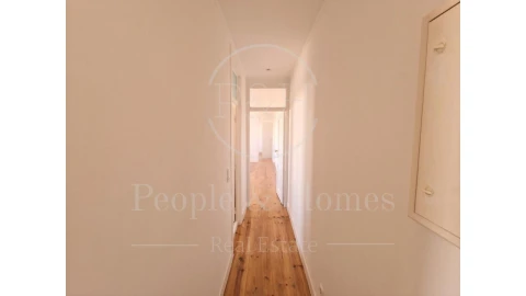 Apartamento T1 para Arrendamento em Misericórdia