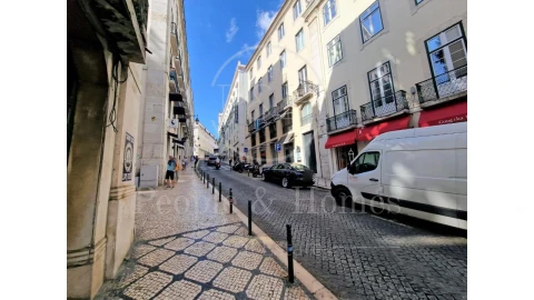 Apartamento T1 para Arrendamento em Misericórdia