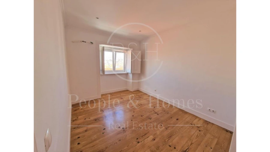 Apartamento T1 para Arrendamento em Misericórdia Foto 15