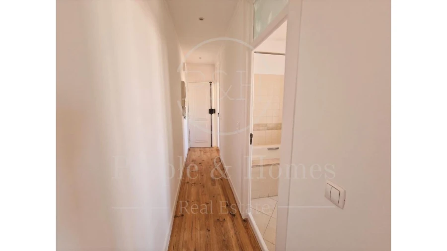 Apartamento T1 para Arrendamento em Misericórdia Foto 5