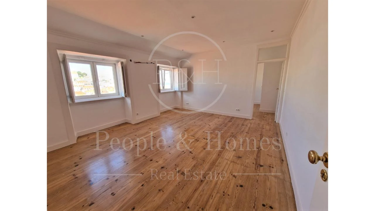 Apartamento T1 para Arrendamento em Misericórdia Foto 7