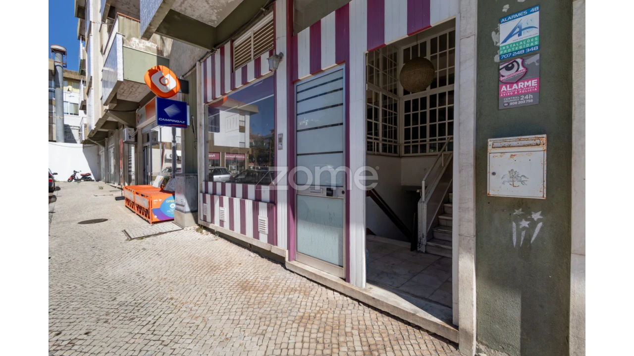 Negócio para Venda em São João Baptista e Santa Maria dos Olivais Foto 14