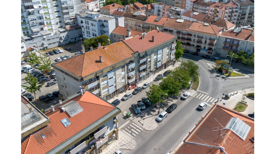 Negócio para Venda em São João Baptista e Santa Maria dos Olivais Foto 2