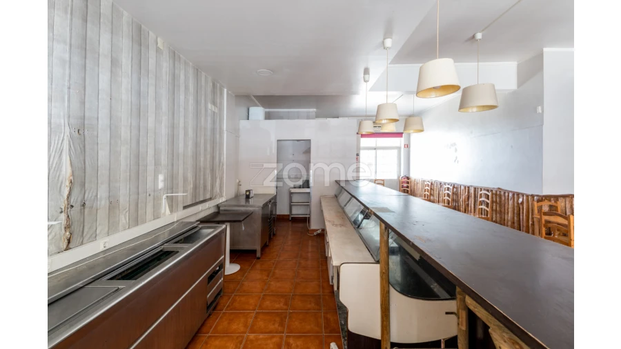 Negócio para Venda em São João Baptista e Santa Maria dos Olivais Foto 8