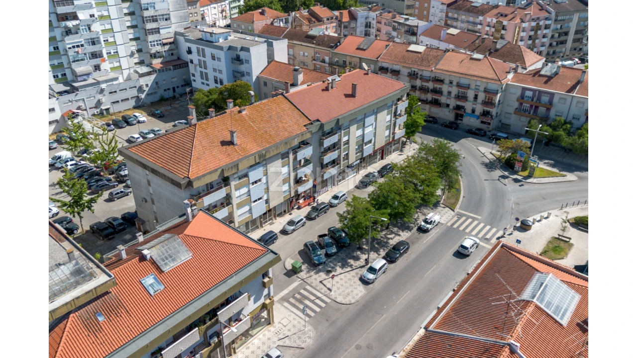 Negócio para Venda em São João Baptista e Santa Maria dos Olivais Foto 2