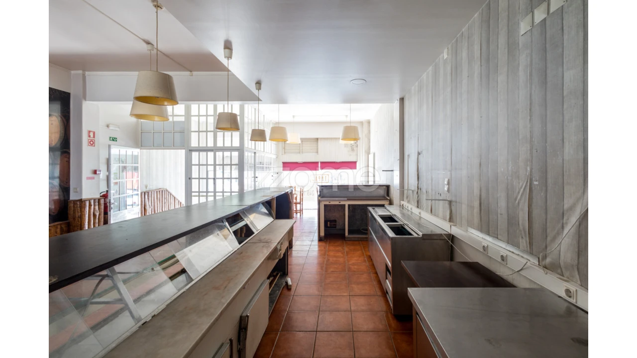 Negócio para Venda em São João Baptista e Santa Maria dos Olivais Foto 9