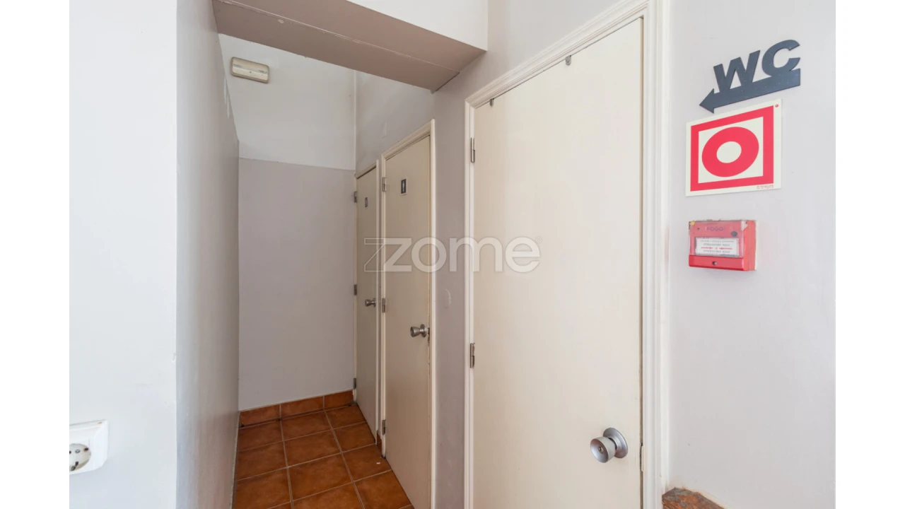 Negócio para Venda em São João Baptista e Santa Maria dos Olivais Foto 11