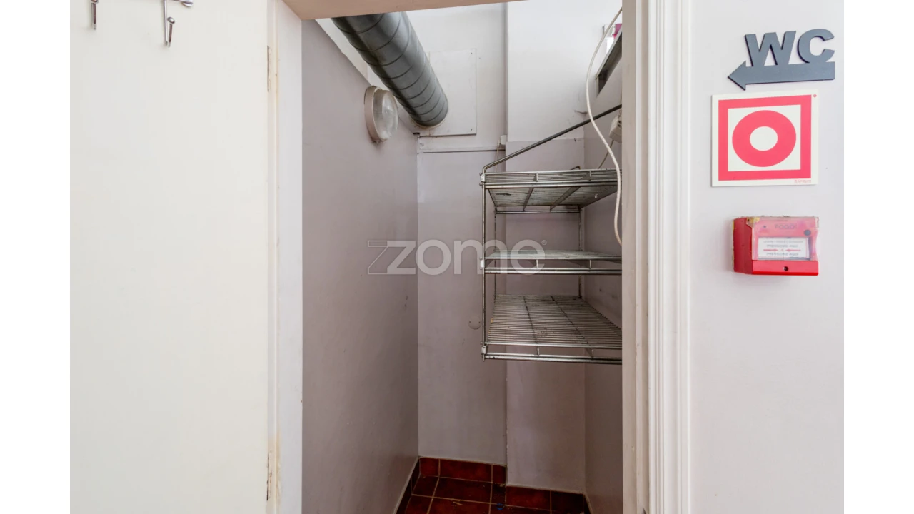 Negócio para Venda em São João Baptista e Santa Maria dos Olivais Foto 12