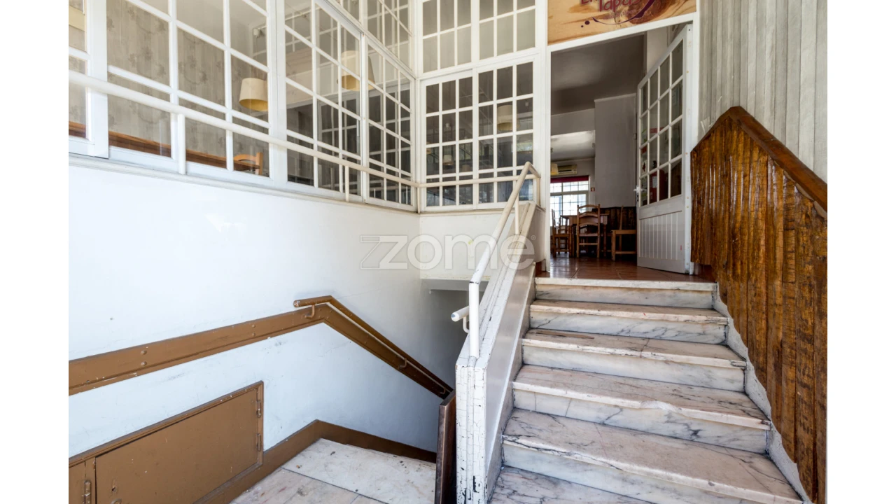 Negócio para Venda em São João Baptista e Santa Maria dos Olivais Foto 15