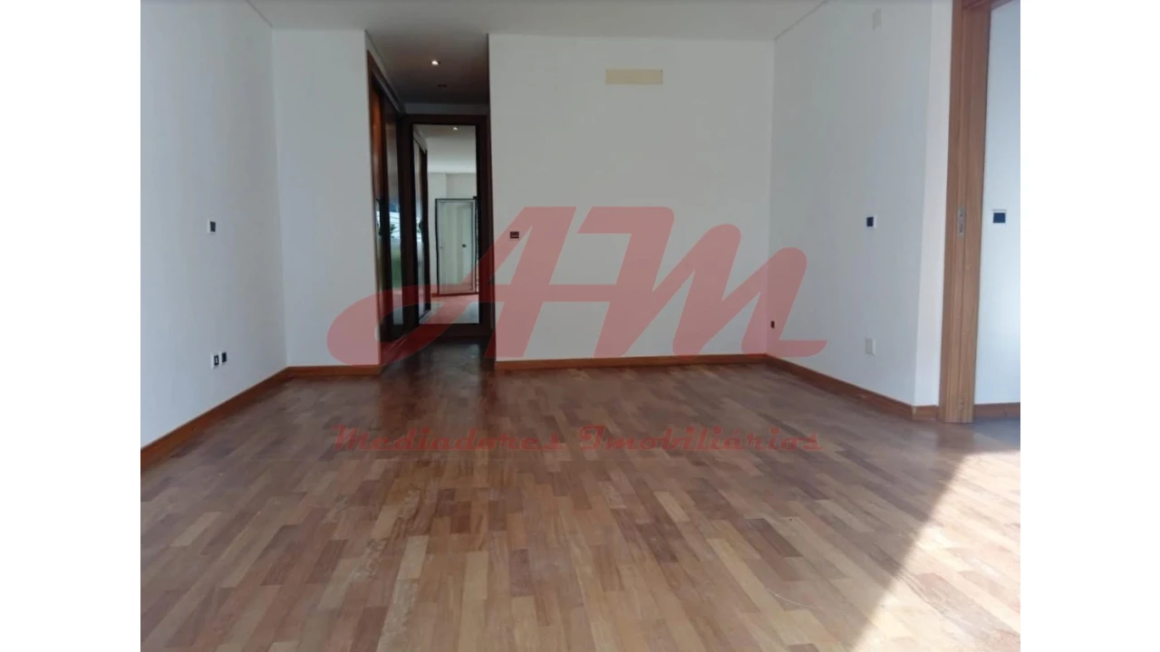 Moradia T4 para Venda em Parceiros e Azoia Foto 7