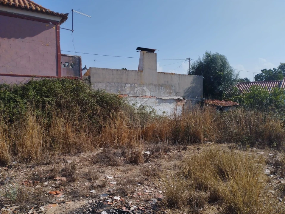 Moradia T1 para Venda em Abela Foto 9