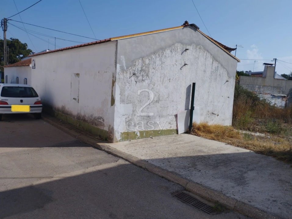 Moradia T1 para Venda em Abela Foto 8