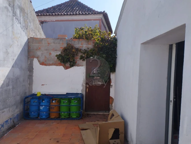 Moradia T1 para Venda em Abela Foto 11