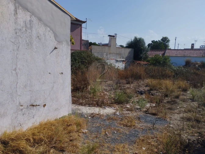 Moradia T1 para Venda em Abela Foto 3