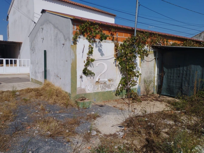 Moradia T1 para Venda em Abela Foto 6