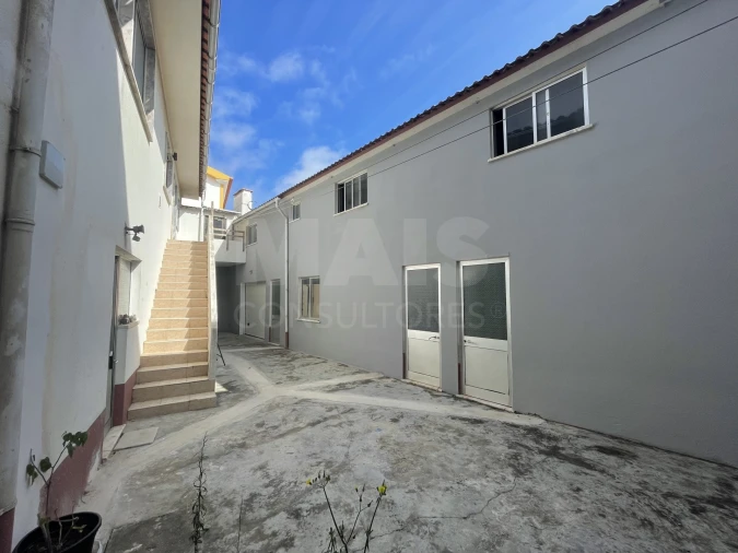 Prédio para Venda em Atouguia da Baleia Foto 9