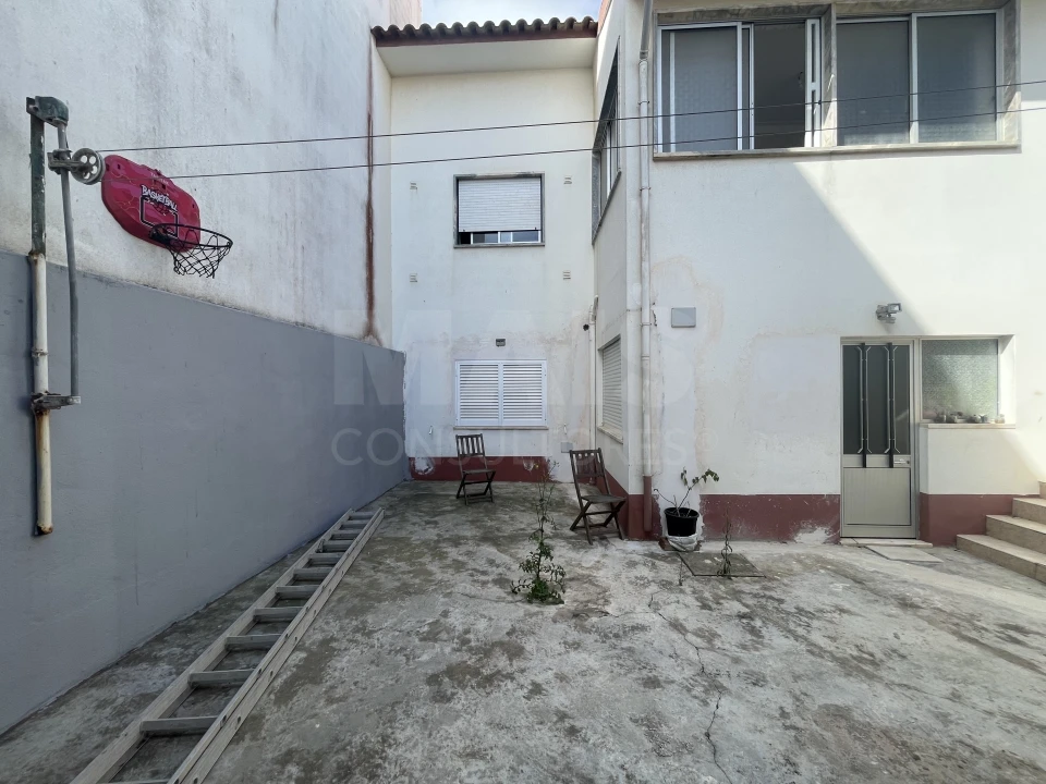 Prédio para Venda em Atouguia da Baleia Foto 8