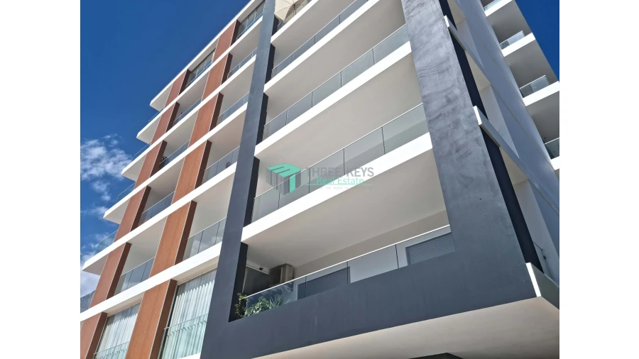 Apartamento T3 para Venda em Portimão Foto 9