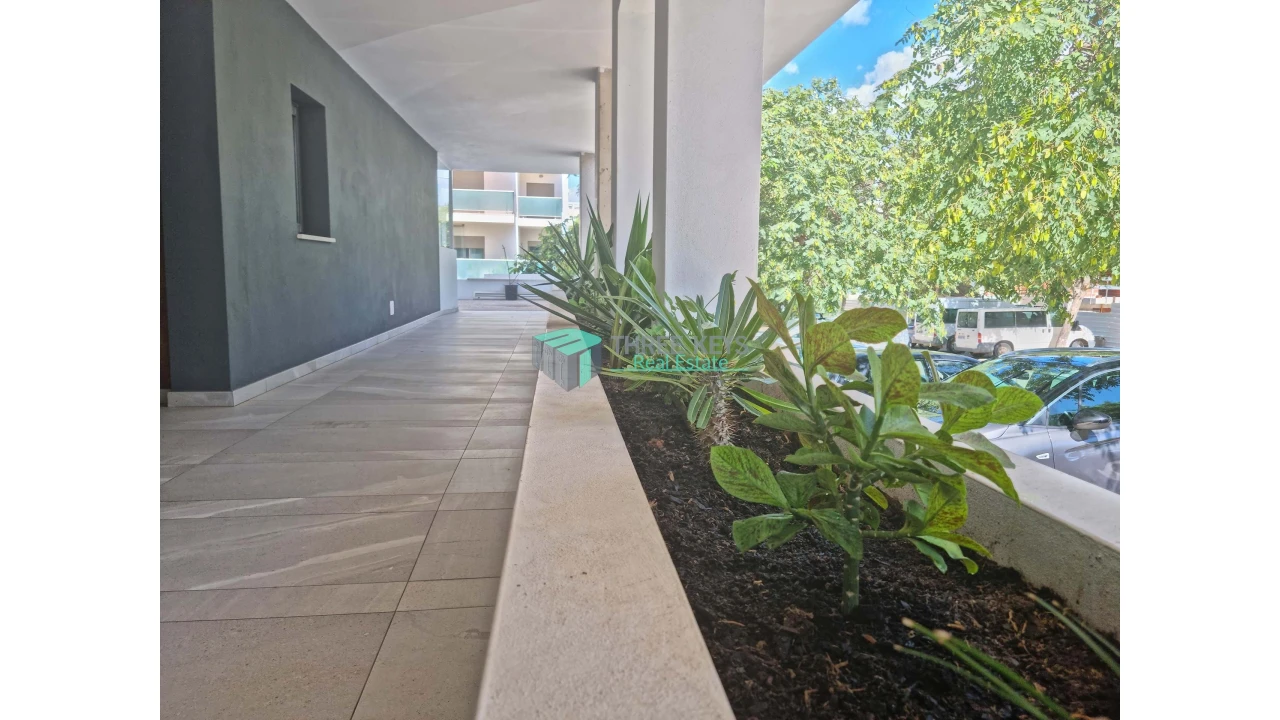 Apartamento T3 para Venda em Portimão Foto 13