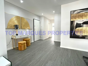 Apartamento T3 para Venda em Quelfes