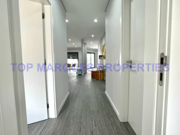 Apartamento T3 para Venda em Quelfes