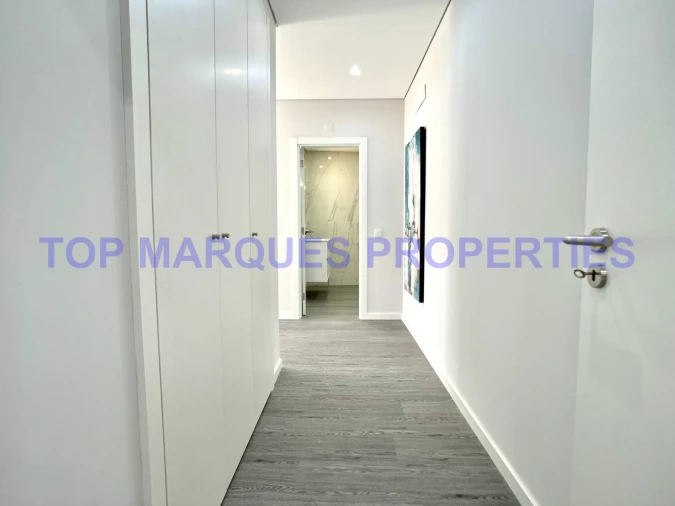 Apartamento T3 para Venda em Quelfes Foto 6