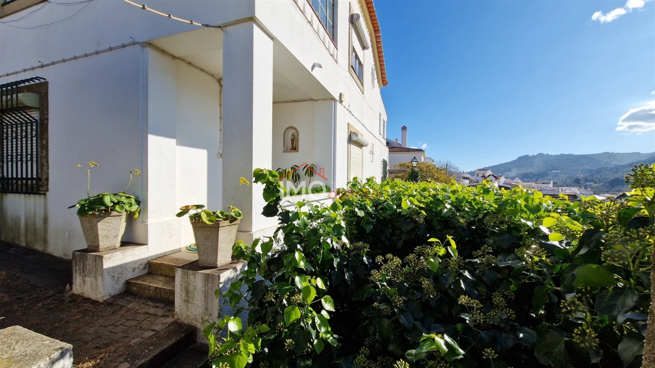 Moradia T6 para Venda em Santiago Maior Foto 40