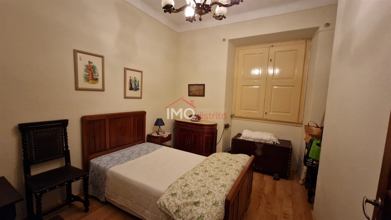 Moradia T6 para Venda em Santiago Maior Foto 7