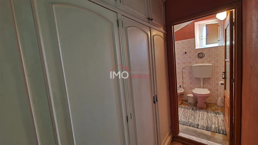 Moradia T6 para Venda em Santiago Maior Foto 20