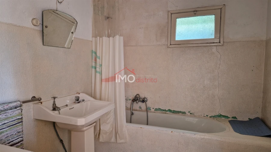 Moradia T6 para Venda em Santiago Maior Foto 29