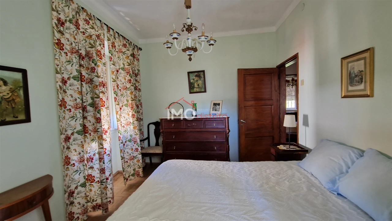 Moradia T6 para Venda em Santiago Maior Foto 25