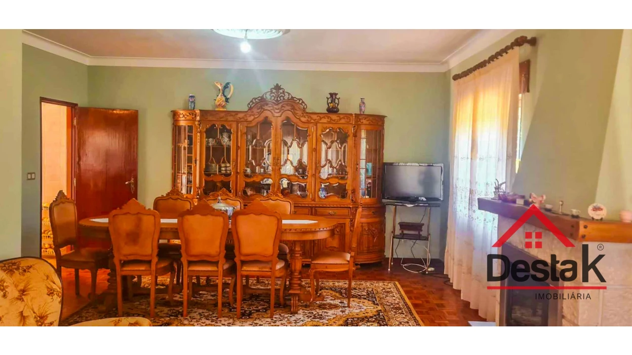 Moradia T5 para Venda em Sul Foto 12