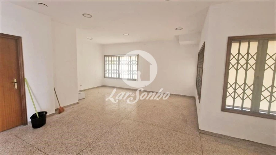 Loja para Arrendamento em Modivas Foto 8